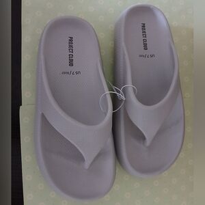 NWT Women's Project Cloud Gray Sandals Size 7